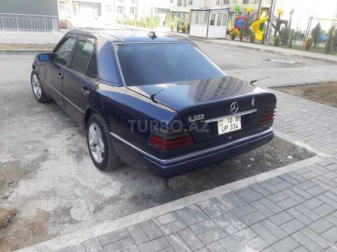Mercedes E 220 1995, 350,000 km - 2.2 л - Sumqayıt