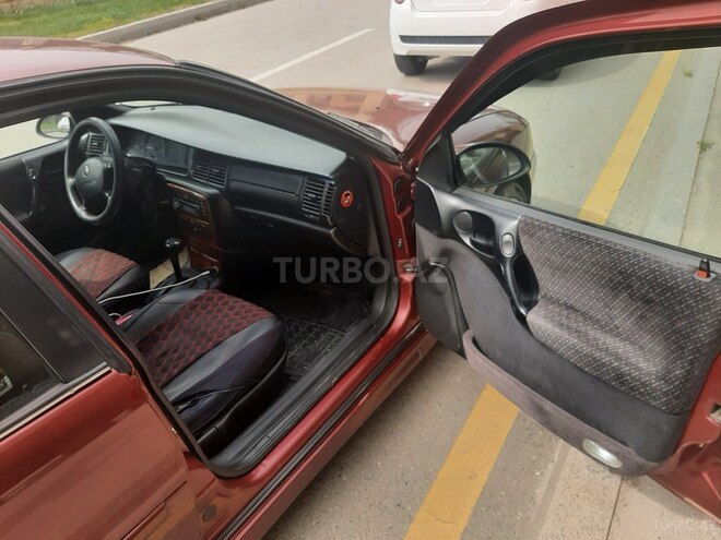 Opel Vectra 1996, 235,000 km - 2.0 l - Bakı