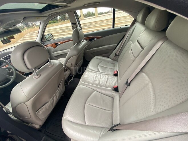 Mercedes E 240 2002, 350,000 km - 2.6 l - Salyan