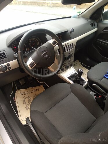 Opel Astra 2008, 130,000 km - 1.4 l - Bakı