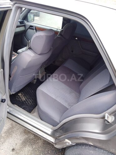 Mercedes E 220 1988, 409,690 km - 2.2 л - Bakı