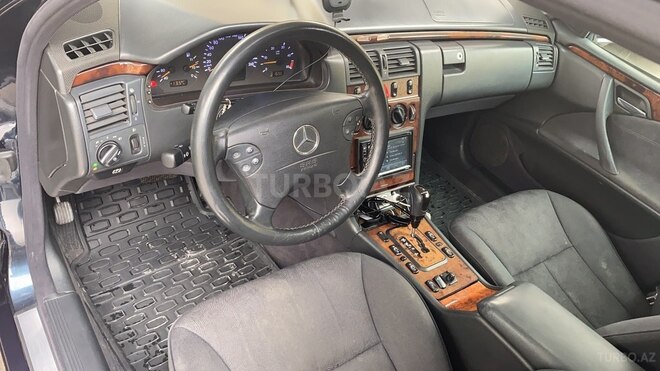 Mercedes E 270 2001, 401,000 km - 2.7 l - Bakı