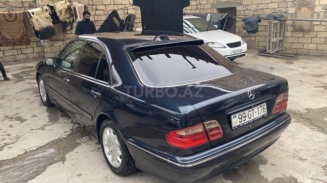 Mercedes E 270 2001, 401,000 km - 2.7 l - Bakı