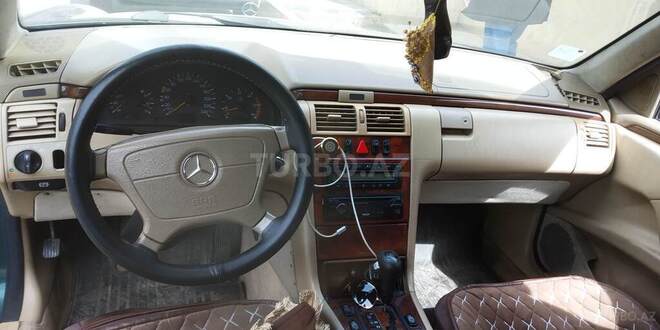 Mercedes E 220 1999, 503,000 km - 2.2 l - Bakı