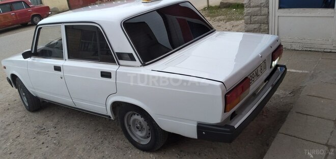 LADA (VAZ) 2107 2003, 190,000 km - 1.6 л - Salyan