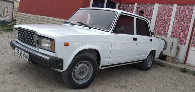 LADA (VAZ) 2107 2003, 190,000 km - 1.6 л - Salyan
