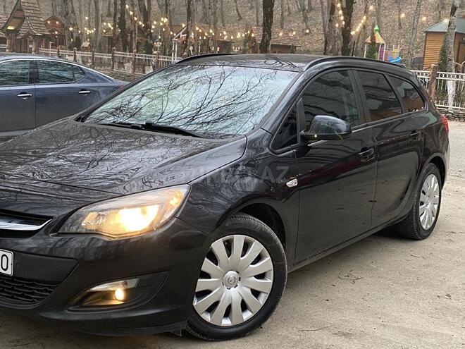 Opel Astra 2016, 76,000 km - 1.4 l - Quba