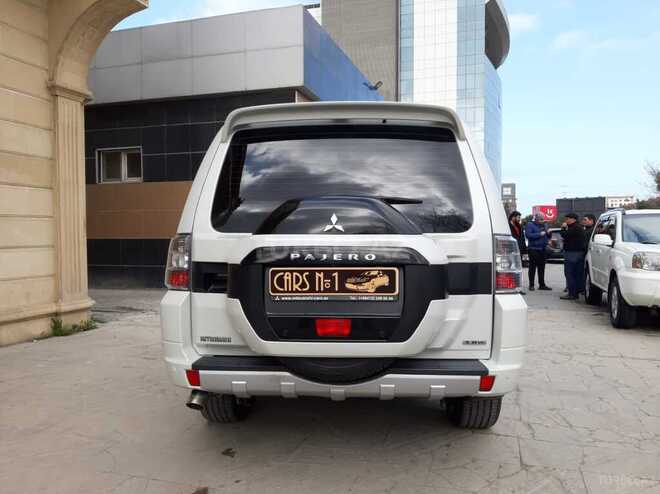 Mitsubishi Pajero 2015, 165,000 km - 3.8 л - Sumqayıt