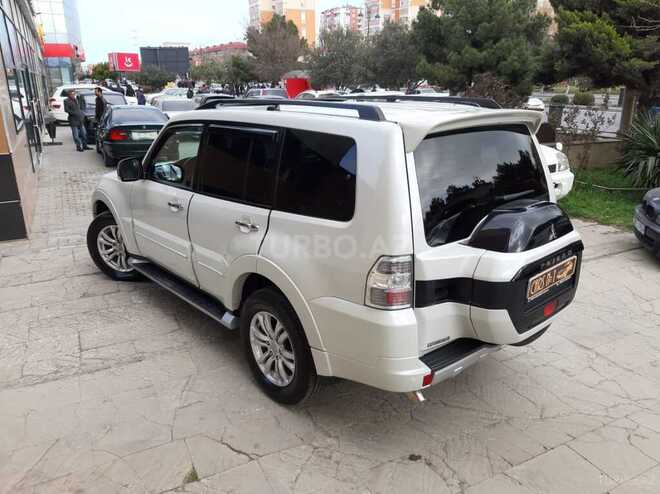 Mitsubishi Pajero 2015, 165,000 km - 3.8 л - Sumqayıt