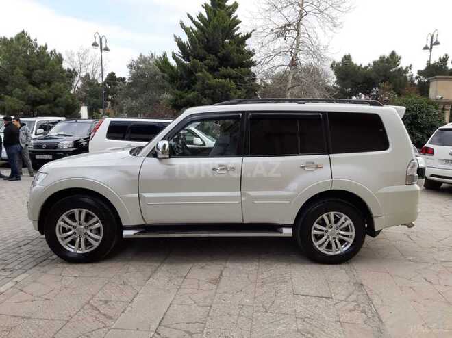 Mitsubishi Pajero 2015, 165,000 km - 3.8 л - Sumqayıt