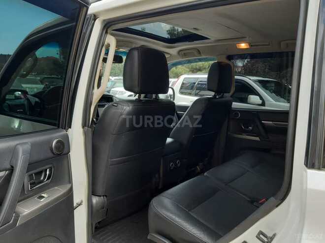 Mitsubishi Pajero 2015, 165,000 km - 3.8 л - Sumqayıt