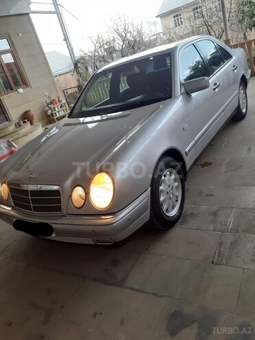 Mercedes E 240 1999, 248,000 km - 2.4 л - Bakı