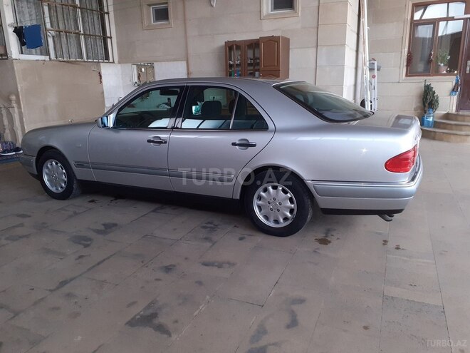 Mercedes E 240 1999, 248,000 km - 2.4 л - Bakı