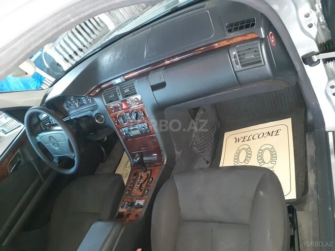 Mercedes E 240 1999, 248,000 km - 2.4 л - Bakı