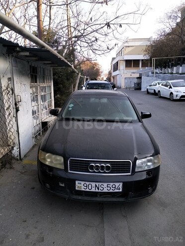 Audi A4 2003, 242,000 km - 1.8 l - Bakı