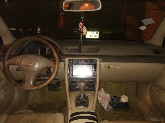 Audi A4 2003, 242,000 km - 1.8 l - Bakı