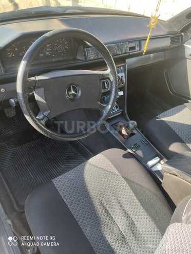 Mercedes E 250 1990, 354,000 km - 2.5 л - Gəncə