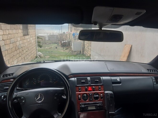 Mercedes E 220 2000, 324,523 km - 2.2 l - Bakı
