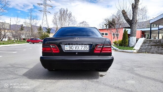 Mercedes E 240 1998, 250,000 km - 2.4 l - Şəki