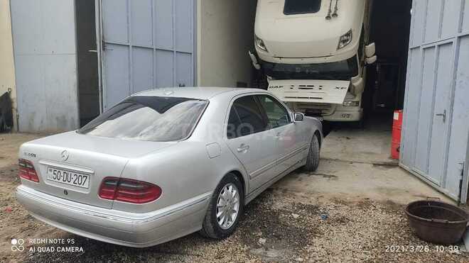 Mercedes E 240 2001, 346,692 km - 2.4 l - Bakı