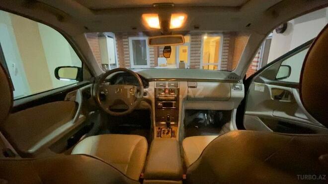 Mercedes E 320 2002, 305,000 km - 3.2 l - Bakı