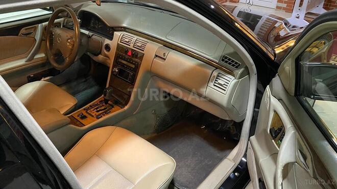 Mercedes E 320 2002, 305,000 km - 3.2 l - Bakı