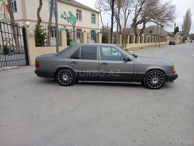 Mercedes E 300 1991, 235,000 km - 3.0 l - Bakı