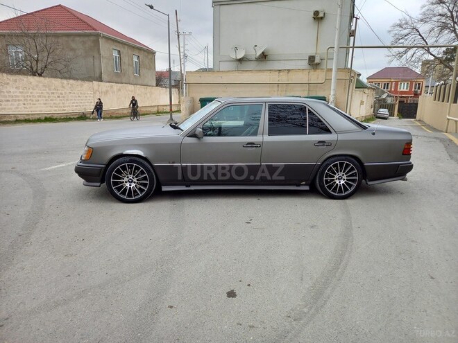 Mercedes E 300 1991, 235,000 km - 3.0 l - Bakı