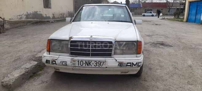 Mercedes E 230 1988, 185,358 km - 2.3 л - Yevlax