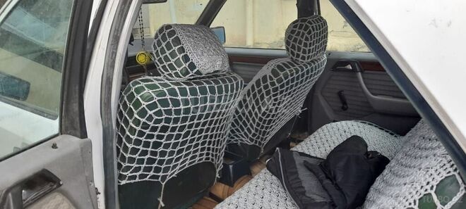 Mercedes E 230 1988, 185,358 km - 2.3 л - Yevlax