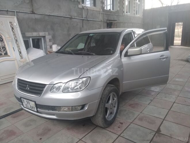 Mitsubishi Airtrek 2001, 404,000 km - 2.4 l - Göygöl