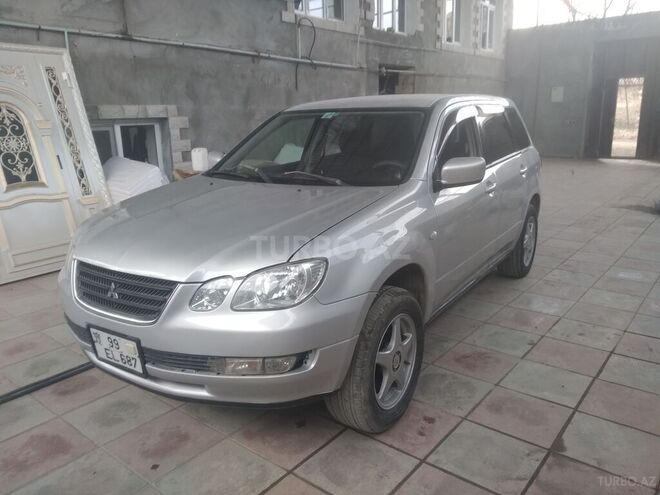 Mitsubishi Airtrek 2001, 404,000 km - 2.4 l - Göygöl