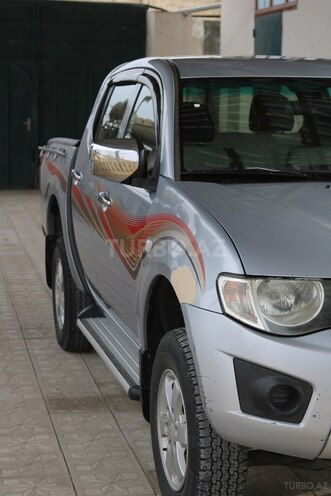 Mitsubishi L200 2011, 185,000 km - 2.5 l - Gəncə