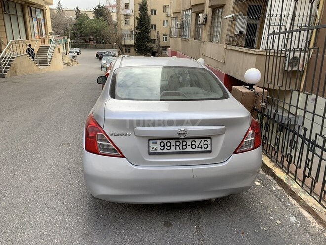 Nissan Sunny 2013, 215,000 km - 1.6 л - Bakı