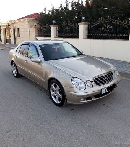Mercedes E 220 2005, 240,000 km - 2.2 л - Quba