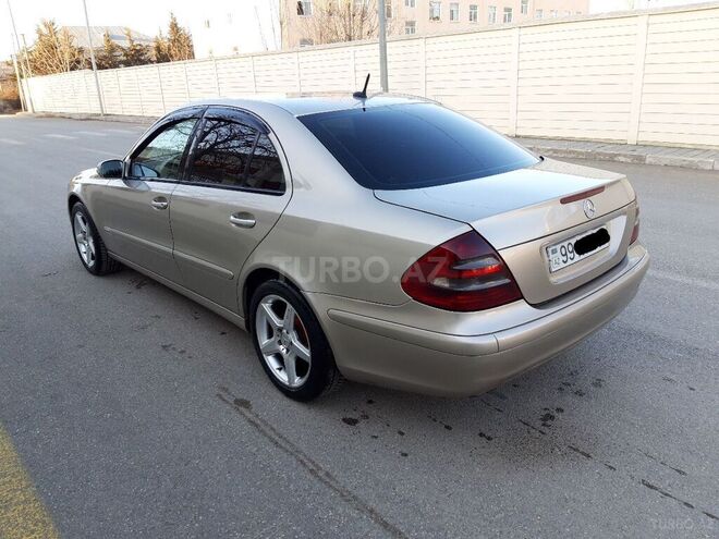 Mercedes E 220 2005, 240,000 km - 2.2 л - Quba