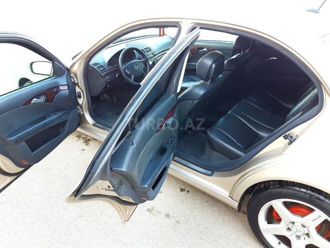 Mercedes E 220 2005, 240,000 km - 2.2 л - Quba