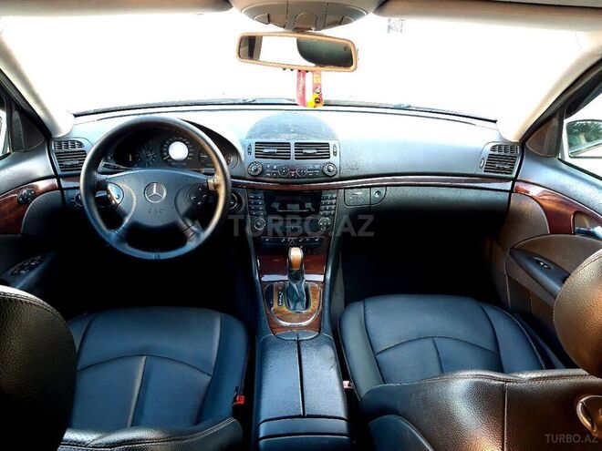 Mercedes E 220 2005, 240,000 km - 2.2 л - Quba