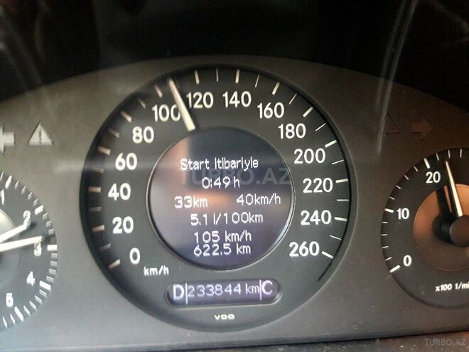 Mercedes E 220 2005, 240,000 km - 2.2 л - Quba