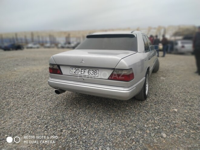 Mercedes E 230 1989, 256,000 km - 2.3 l - Gəncə