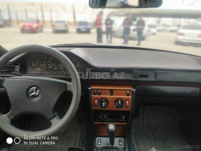 Mercedes E 230 1989, 256,000 km - 2.3 l - Gəncə