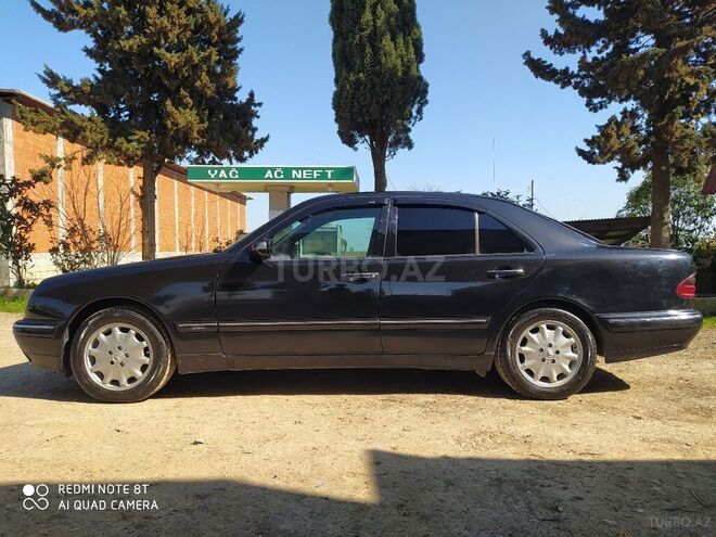 Mercedes E 220 2002, 350,000 km - 2.2 л - Bakı