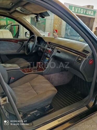 Mercedes E 220 2002, 350,000 km - 2.2 л - Bakı