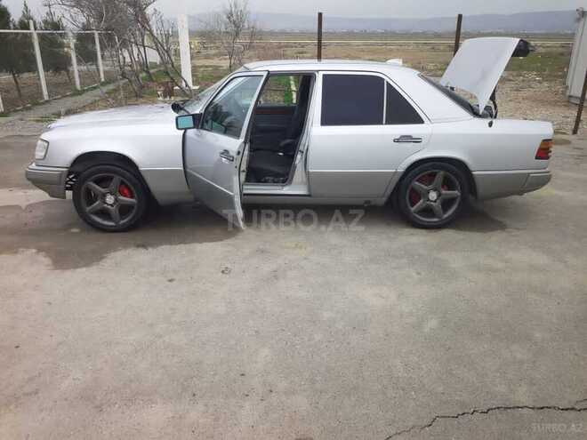 Mercedes  1990, 111,111 km - 2.0 l - Hacıqabul