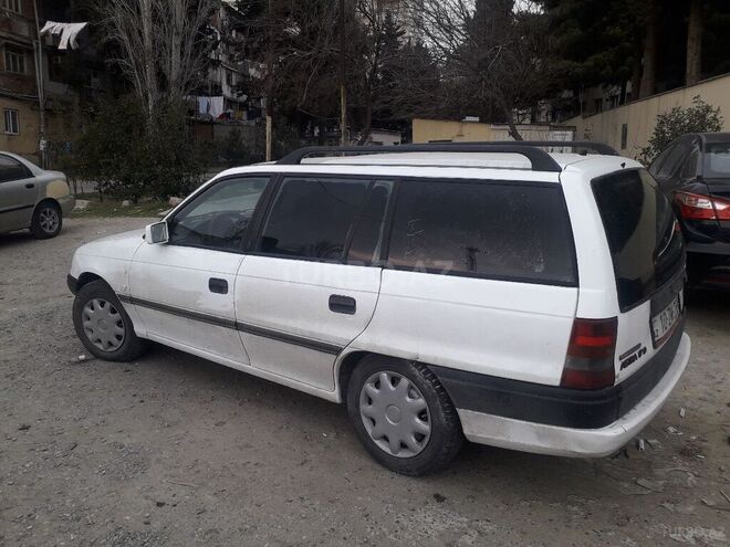Opel Astra 1994, 313,000 km - 1.7 l - Bakı