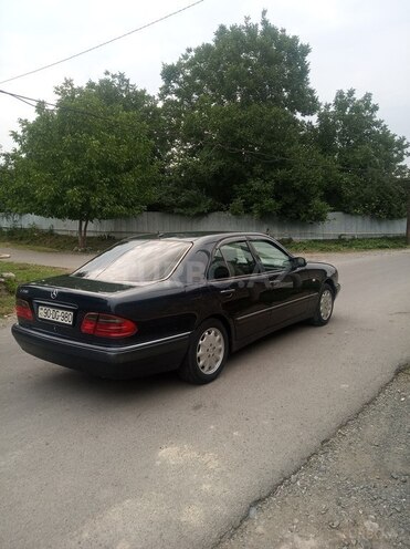 Mercedes E 280 1998, 372,000 km - 2.8 л - İsmayıllı