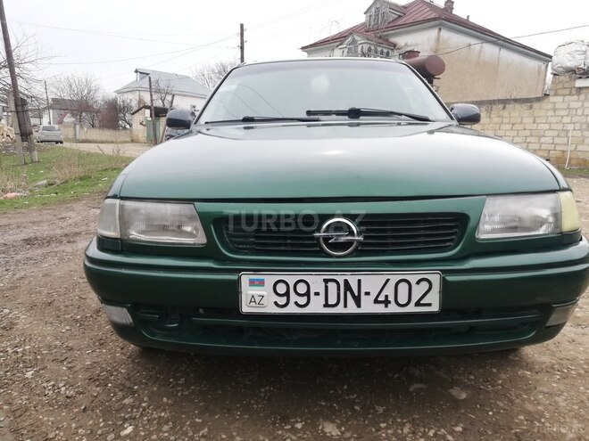 Opel Astra 1996, 523,452 km - 1.6 l - Quba