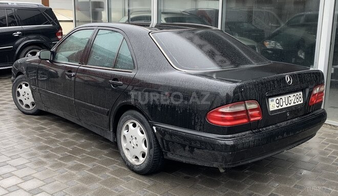 Mercedes E 240 1999, 279,000 km - 2.4 l - Bakı