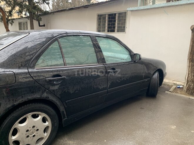 Mercedes E 240 1999, 279,000 km - 2.4 l - Bakı