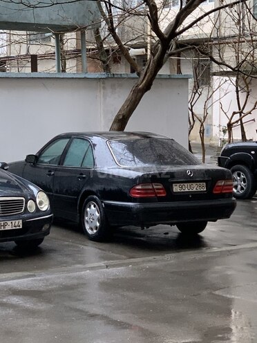 Mercedes E 240 1999, 279,000 km - 2.4 l - Bakı